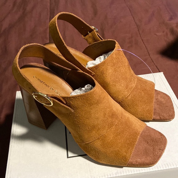 *****PRICE IS FIRM*****Camel ColorLeather Slingbacks Christian Di Riccio. NWT! - Picture 9 of 16